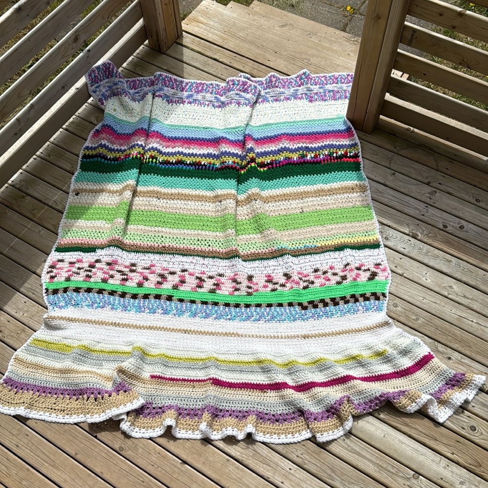 VINTAGE HAND KNIT BLANKET RAINBOW